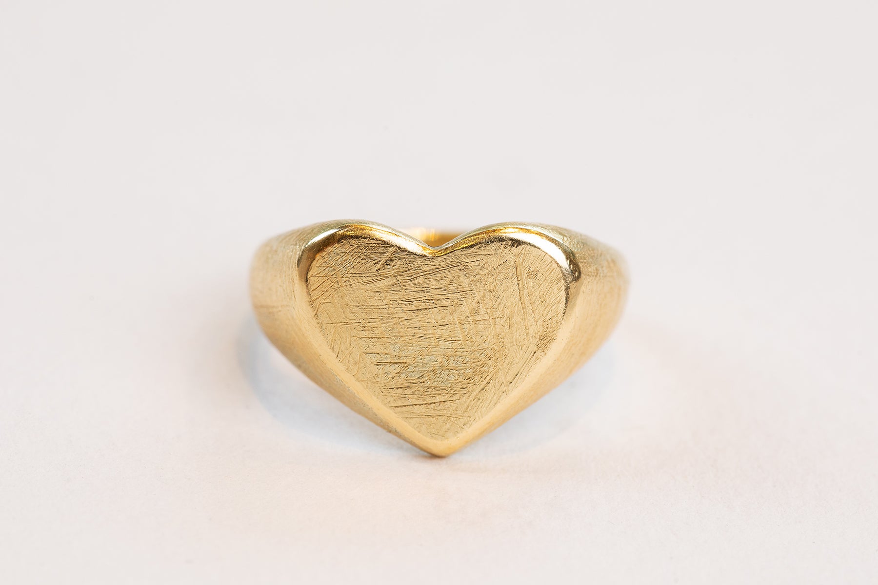 טבעת חותם - זהב - לב שטוח