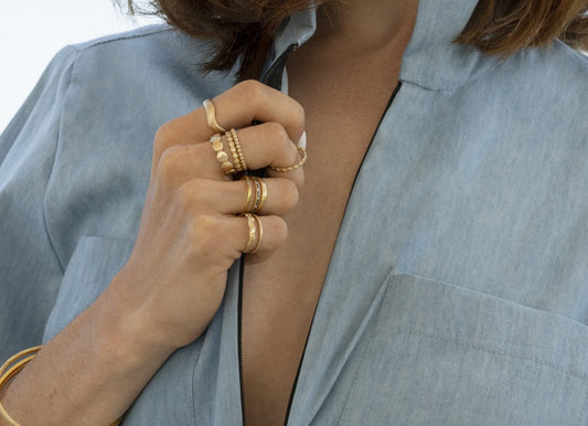 טבעות זהב מעוצבות עשויות בעבודת יד
טבעות נישואים לאישה בעיצוב אישי