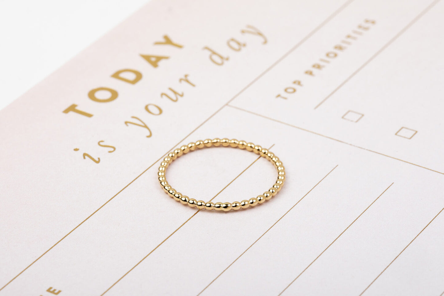 טבעת כדורים עדינה - זהב לבן