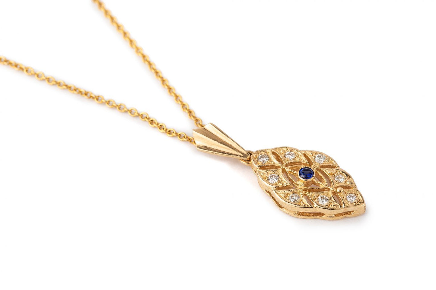 שרשרת חוליות זהב עם תליון מעויין וינטאג׳ תחרה משובץ יהלמים וספיר כחול במרכז