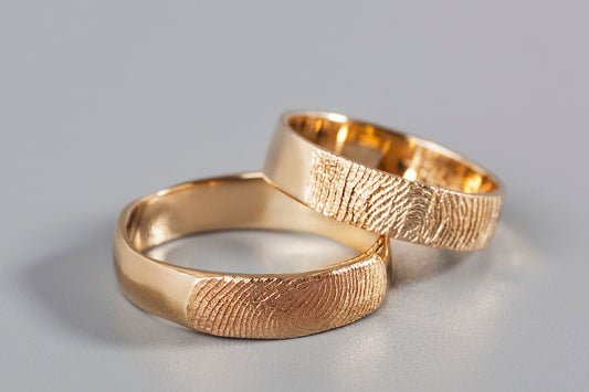 כל מה שרצית לדעת על טבעות נישואין עם טביעת אצבע