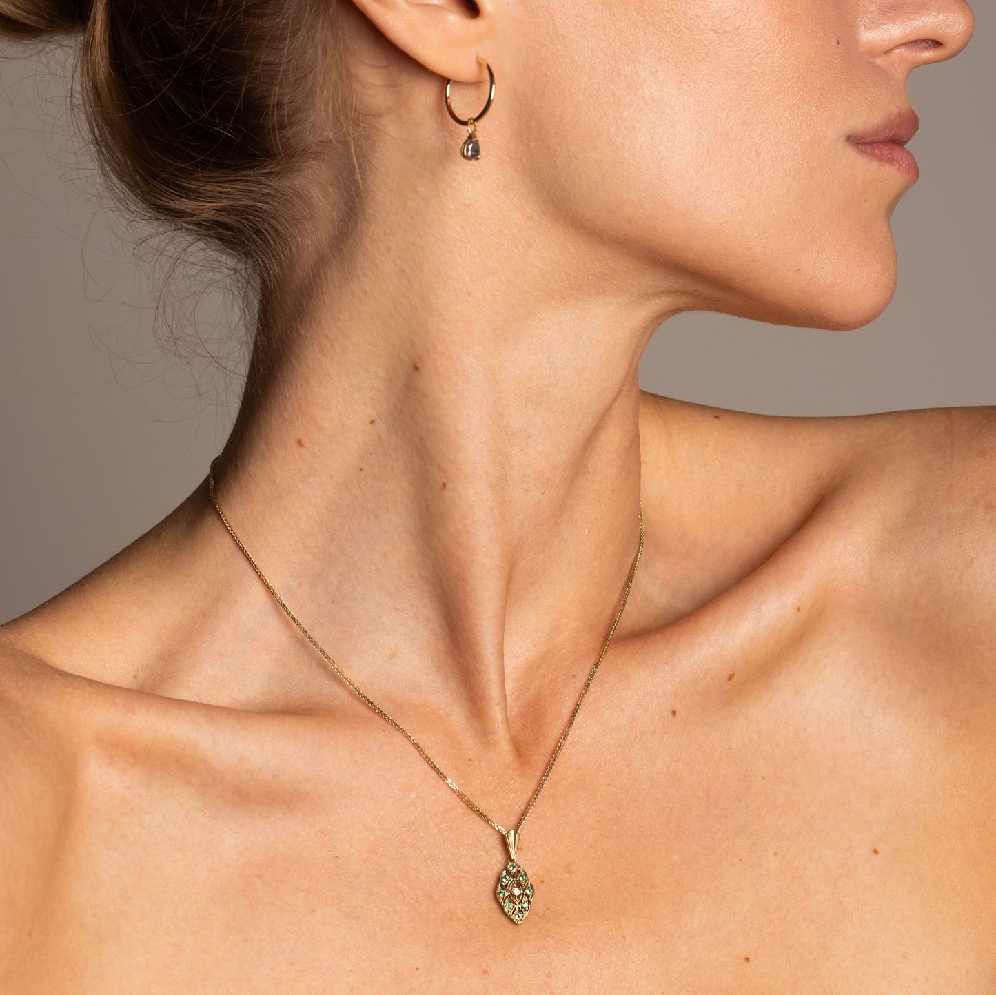 שרשרת זהב וינטאג׳ -  אמרלד ויהלום - ורד