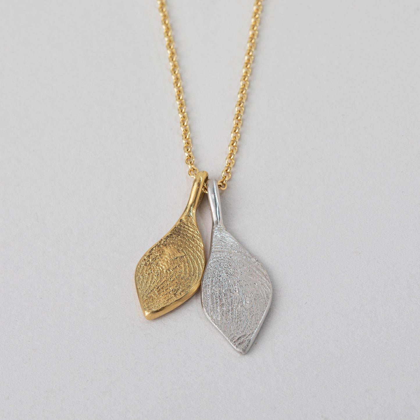 שרשרת זהב טביעת אצבע - שתי טיפות עלה מיוחד