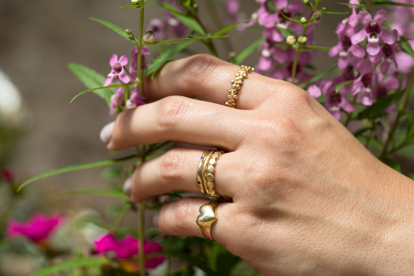 טבעת חותם לב לזרת