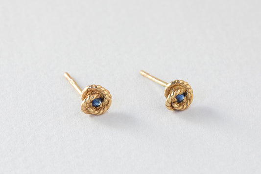 עגיל זהב קטן - קשר - ספיר