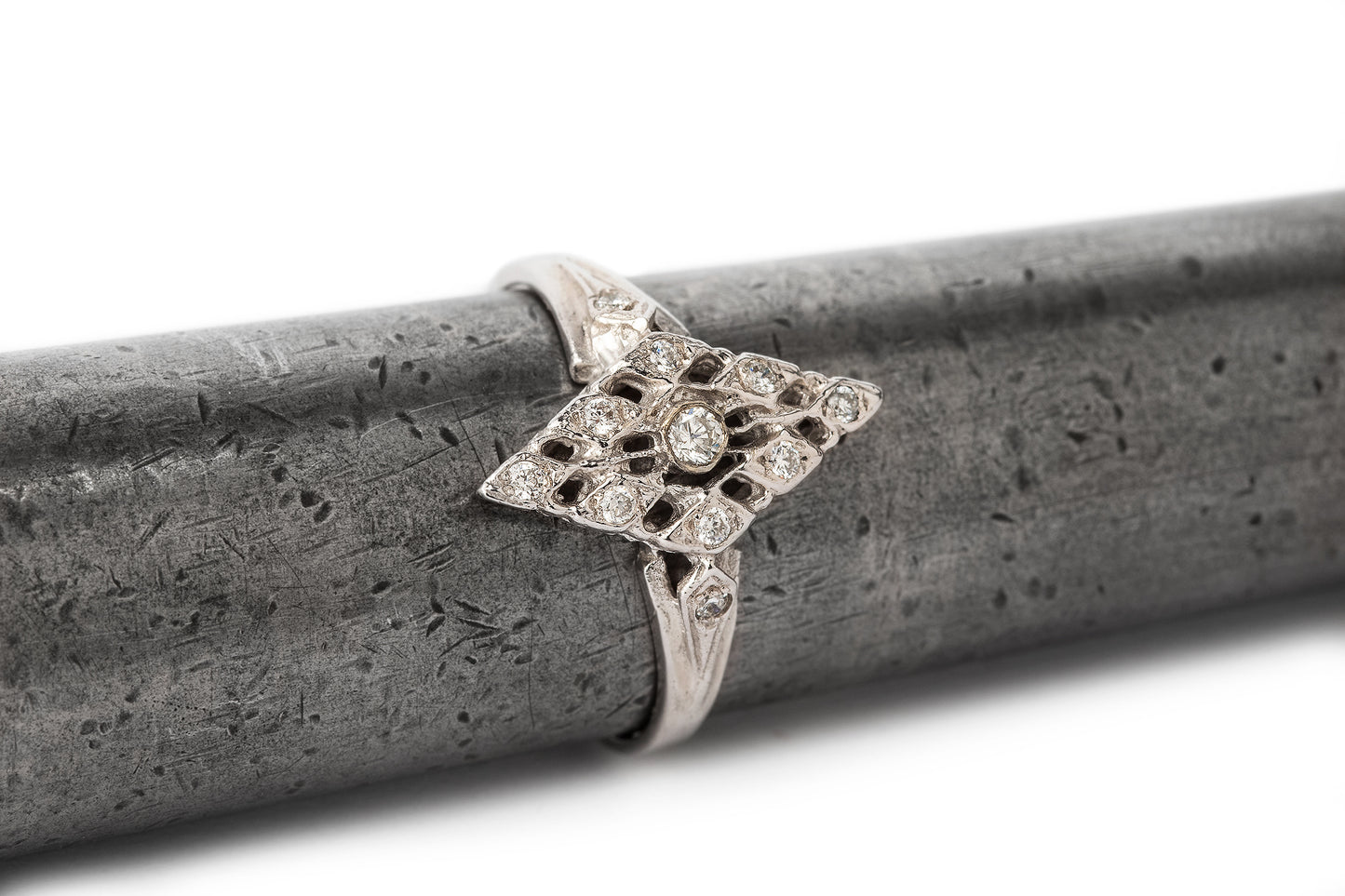 טבעת זהב לבן וינטאז׳ - אסתי - יהלומים