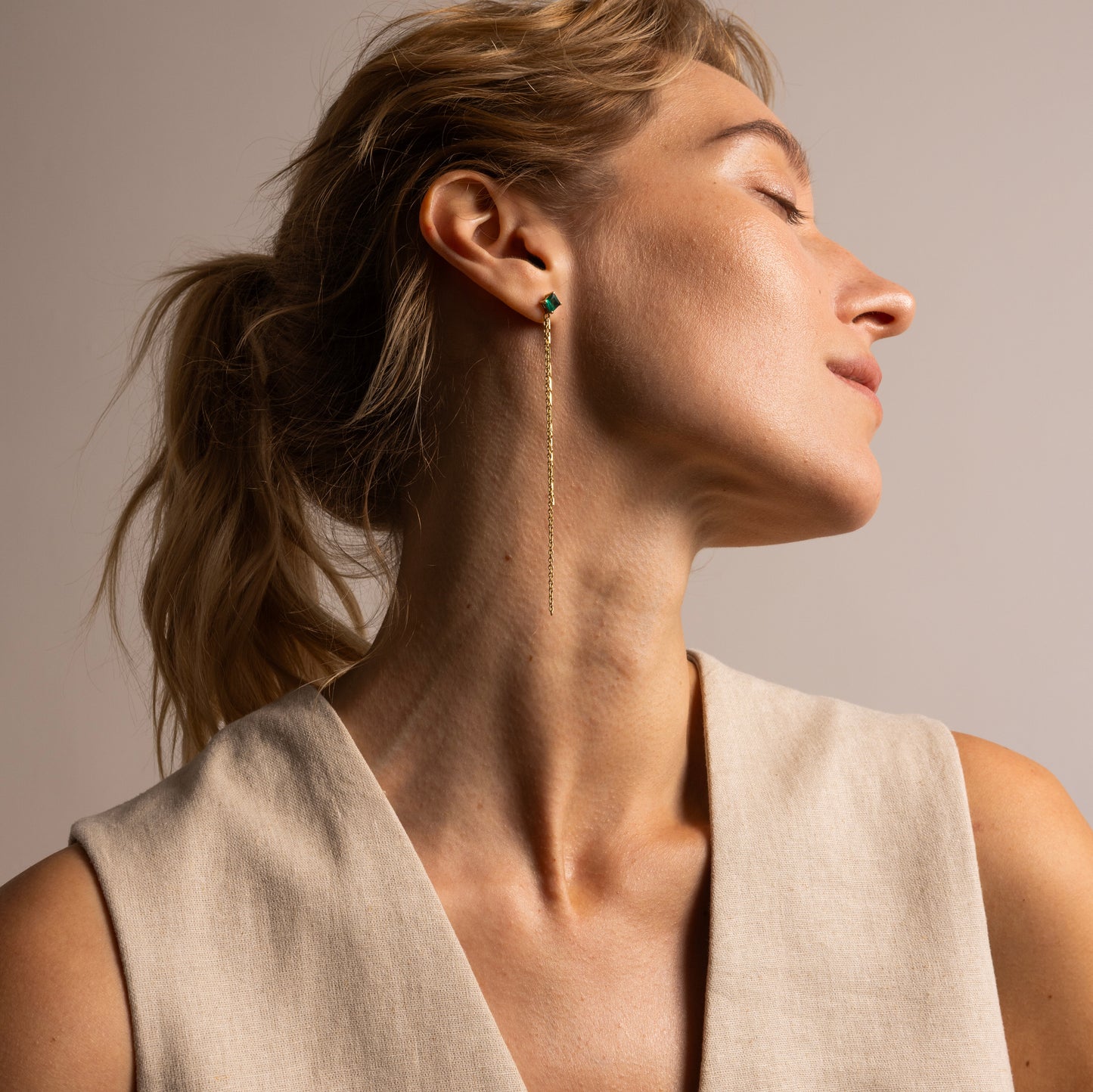 עגיל שרשת זהב - מעויין - אמרלד