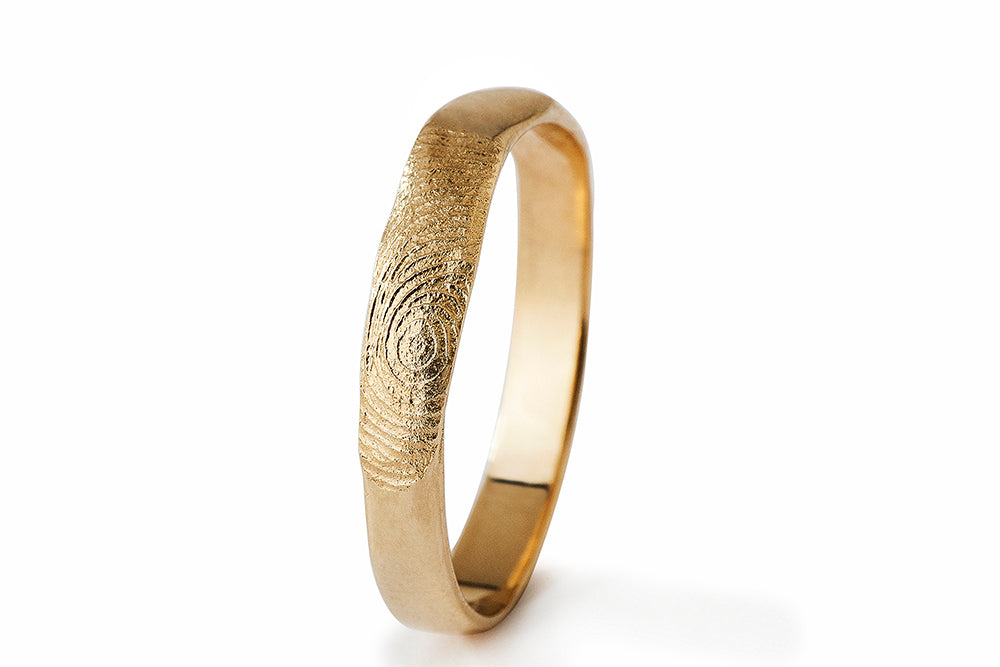 טבעת נישואים יוניסקס מזהב צהוב 14 קראט עם טביעת אצבע אישית
