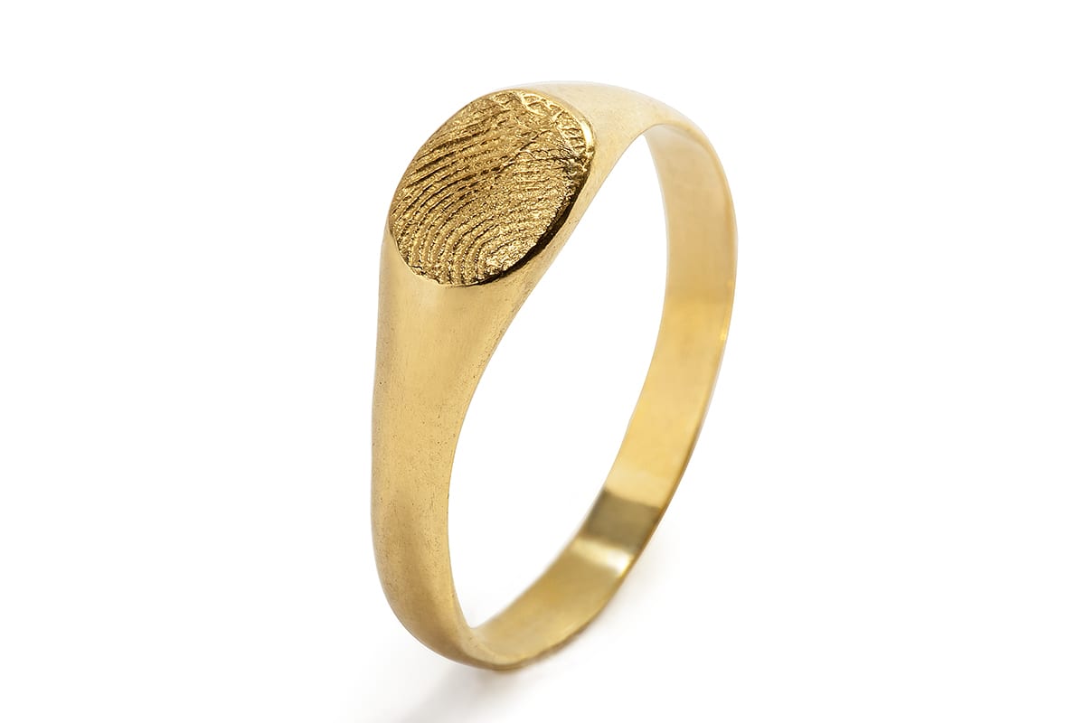טבעת חותם עדינה עם טביעת אצבע אישית בזהב 14 קראט