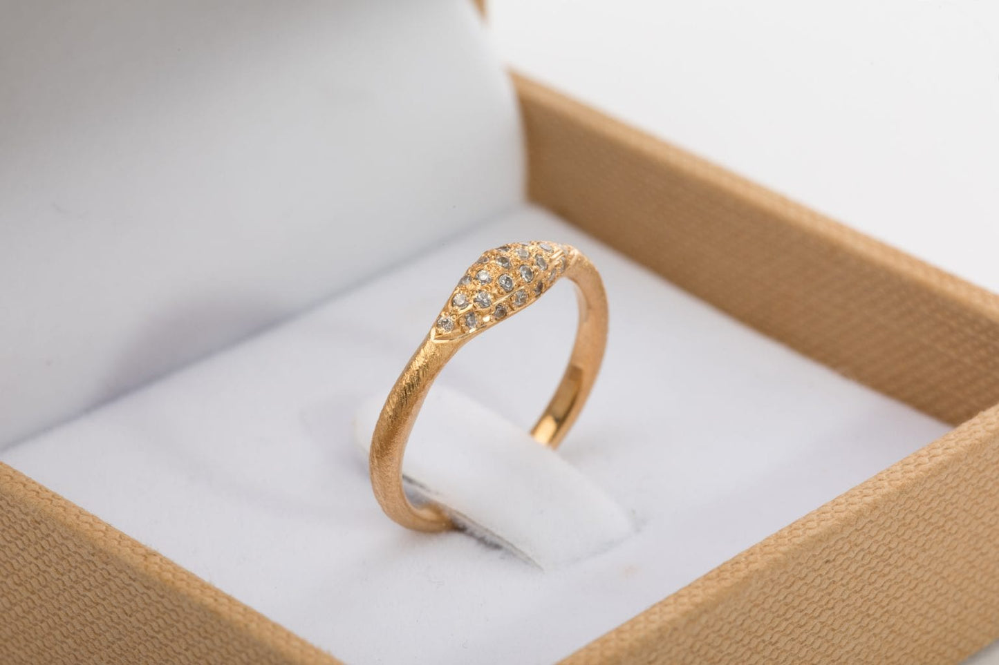 טבעת  זהב - אורביט - יהלומים