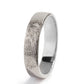טבעת נישואין לגבר זהב לבן 14 קראט עם טביעת אצבע אישית