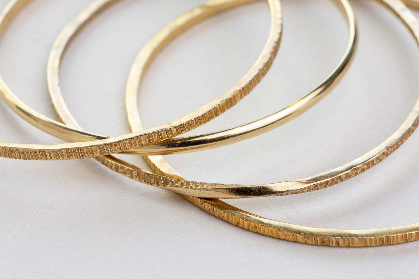 צמיד זהב קשיח - מוביוס