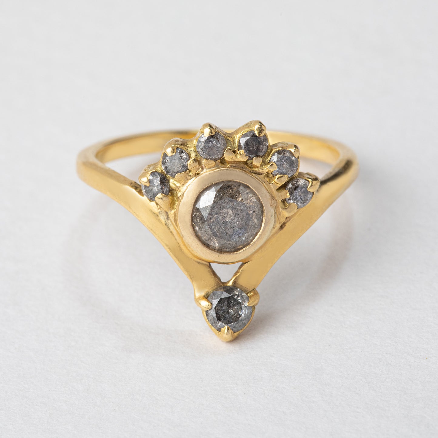 טבעת זהב וינטאג׳ - פרינסס - יהלומים גולמיים
