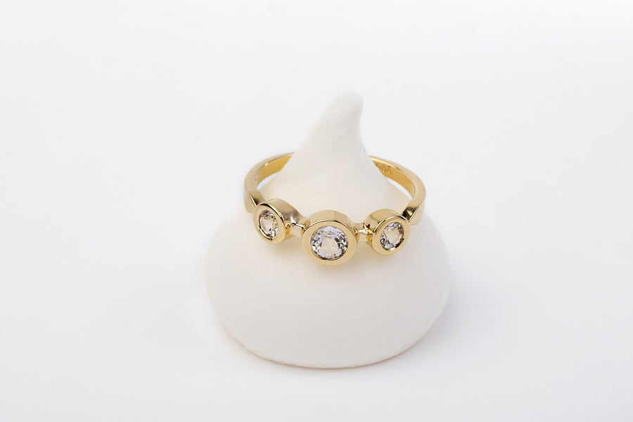 White Aviv Gold Ring