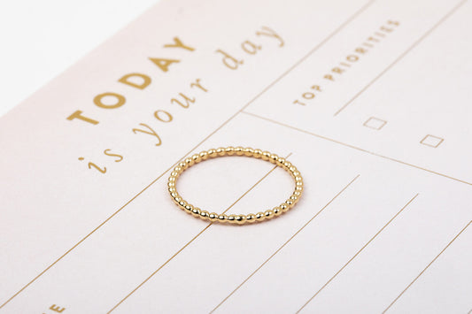 טבעת כדורים עדינה  - זהב לבן