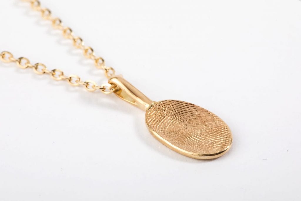 שרשרת זהב עם תליון טביעת אצבע סטודיו הידרה