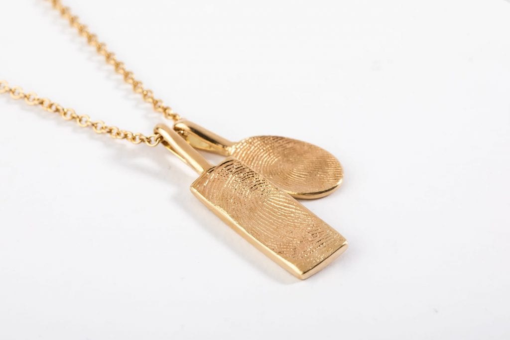 שרשרת זהב עם תליון מלבן זהב ותליון אליפסה מזהב 14 קראט עם טביעות אצבע אישיות