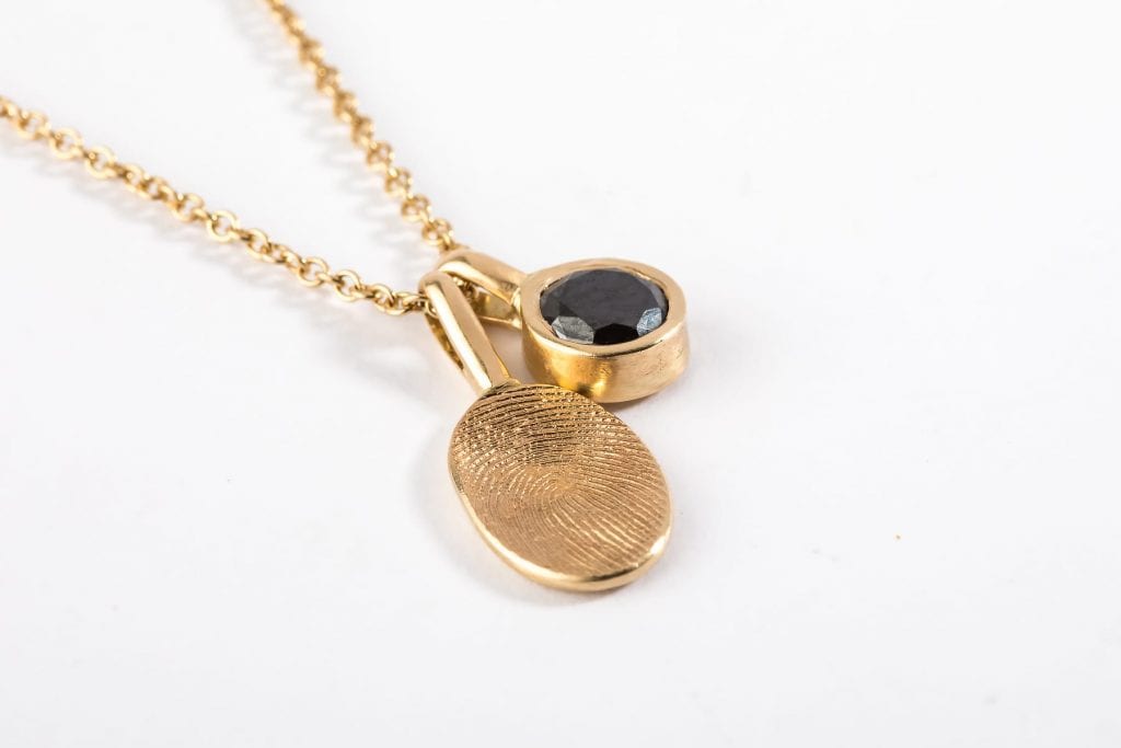 תליון טביעת אצבע ותליון כוס עם אבןיהלום שחור זהב 14 קראט
