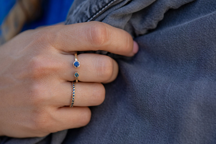 טבעת שילה כחולה א-סימטרית 