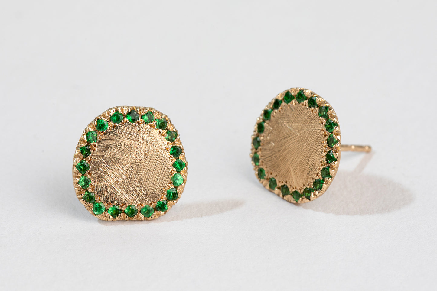 עגילי זהב עגול - נגה סטאר - צבורייט